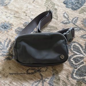 Lululemon Everywhere Belt Bag